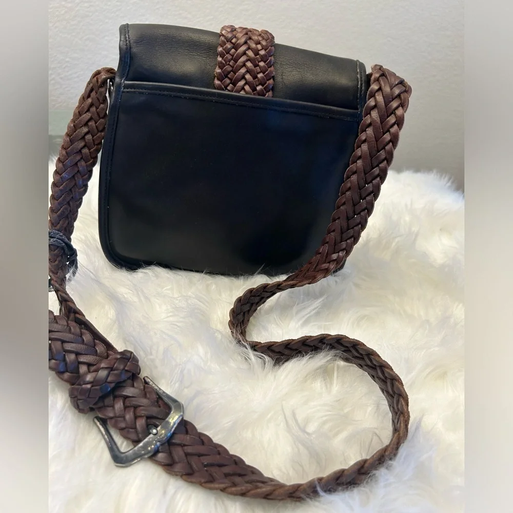 Vintage Brighton Black Smooth Leather Crossbody Purse Bag w/brown woven strap. T